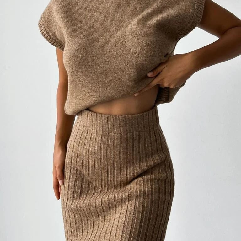 CARDIGAN SANS MANCHES ET JUPE EN MAILLE FEMININO Essentielle