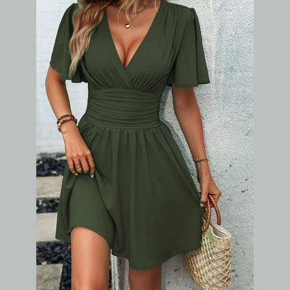 Maelle | Robe à taille froncée et décolleté en V