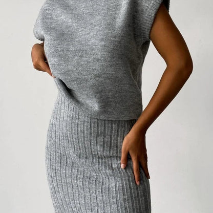 CARDIGAN SANS MANCHES ET JUPE EN MAILLE FEMININO Essentielle 