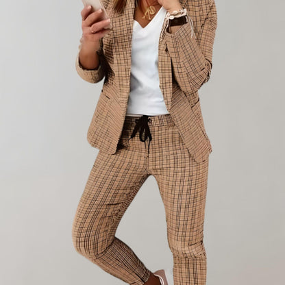 Katrina | Costume à Carreaux Moderne au Style de Bureau Polyvalent pour Femmes