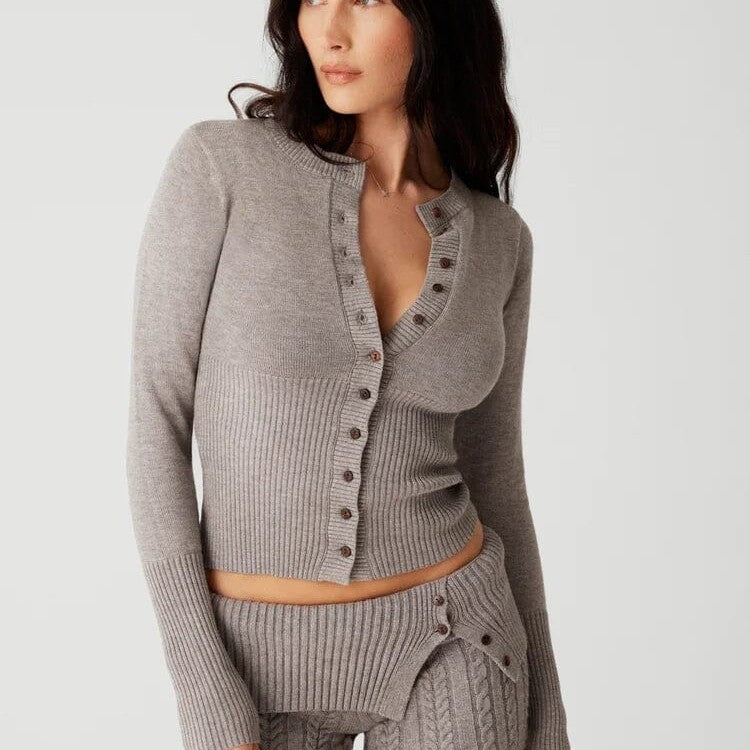 THE KONF™ | Pull en tricot avec bouton FEMININO Essentielle S Gris 